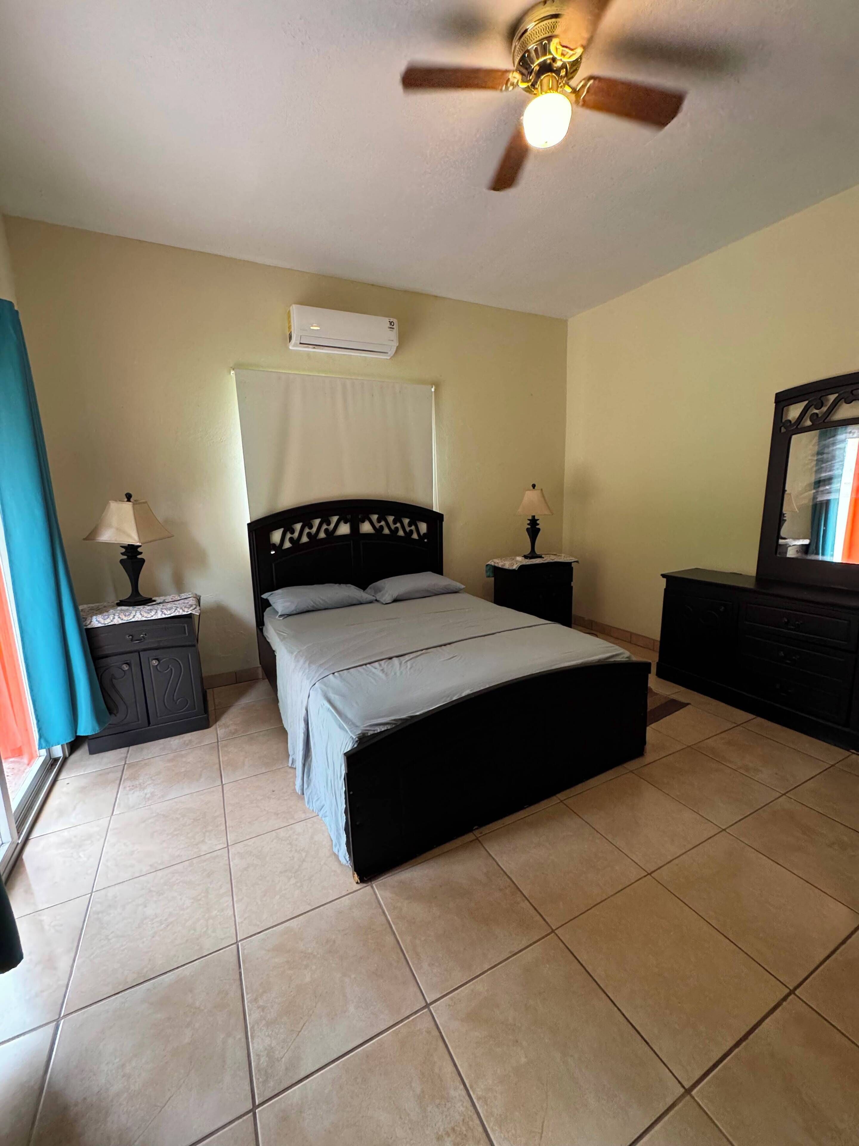 2 chambres, fer et planche à repasser, Wi-Fi gratuit, draps fournis