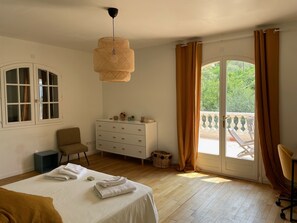 5 chambres, bureau, fer et planche à repasser, Wi-Fi gratuit