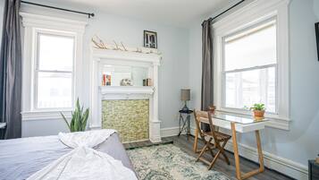 8 bedrooms, iron/ironing board, WiFi, bed sheets