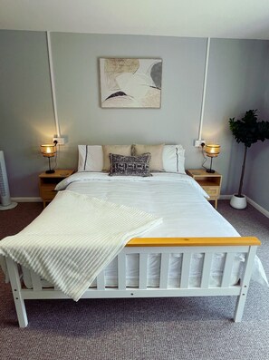 1 habitación, tabla de planchar con plancha, wifi y ropa de cama 