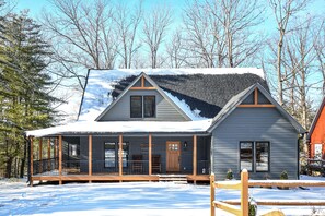 Exterior - Gathering Place: Lakefront w. boat slip | Dog friendly | Hot tub | Fire pit (Oakland)