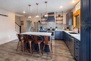 Fridge, microwave, oven, stovetop - Gathering Place: Lakefront w. boat slip | Dog friendly | Hot tub | Fire pit (Oakland)