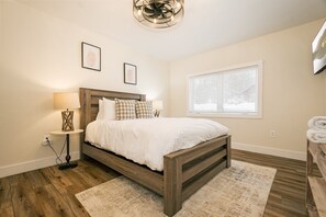 5 Schlafzimmer, Bügeleisen/Bügelbrett, kostenloses WLAN, Bettwäsche