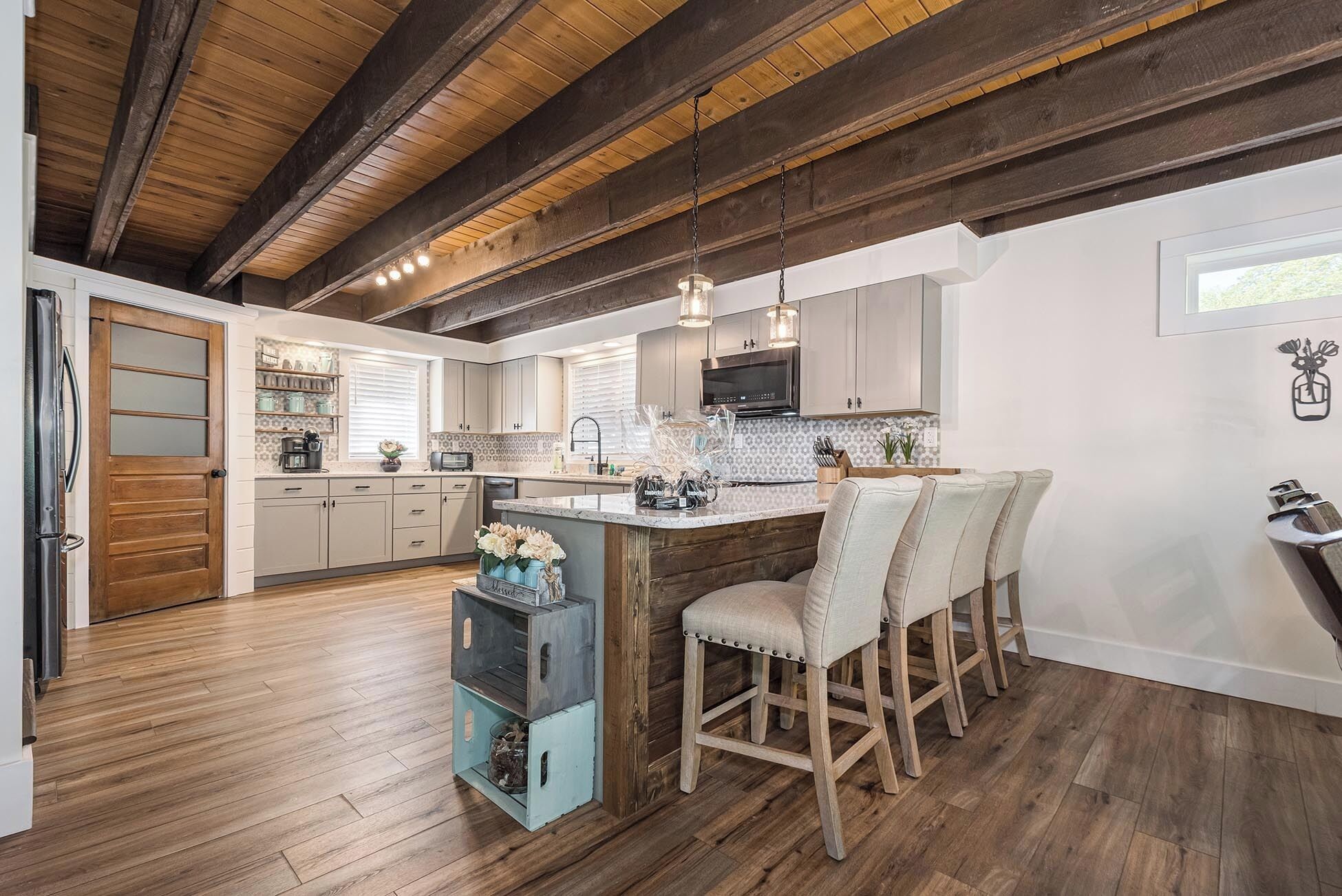 Refrigerador, microondas, horno, placa de cocina