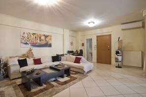TV, fireplace, printers - Paradeisos Modern, 2BR, 2BA, Fully Equipped (Chalandri)