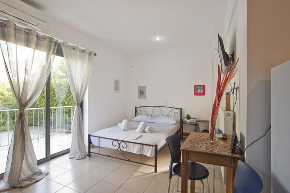 مكواة/لوح كي وواي فاي وملاءات أسرّة