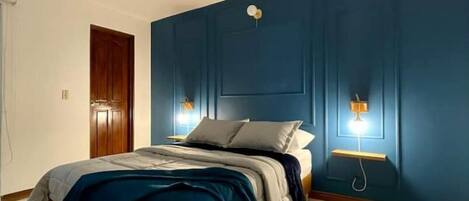 5 bedrooms, iron/ironing board, free WiFi, bed sheets
