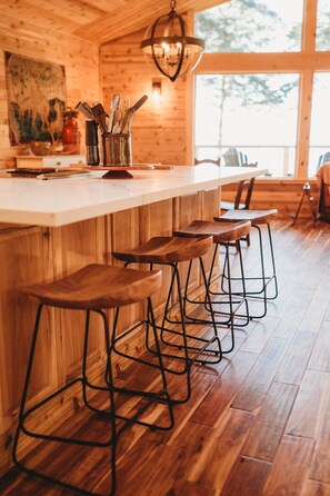 Luxury Suite | Private kitchen - Woodland Bluff (Port Angeles)