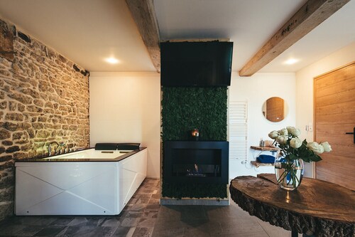 Suite de l'Etoile with private jacuzzi and Sauna in Normandy