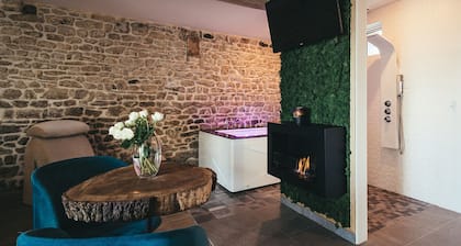 Suite de l'Etoile with private jacuzzi and Sauna in Normandy