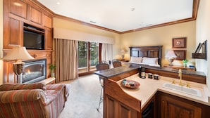 FETZER SUITE Room 201