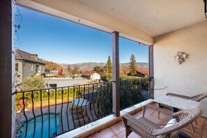 FELIZ SUITE - Room 203 | Land view from property