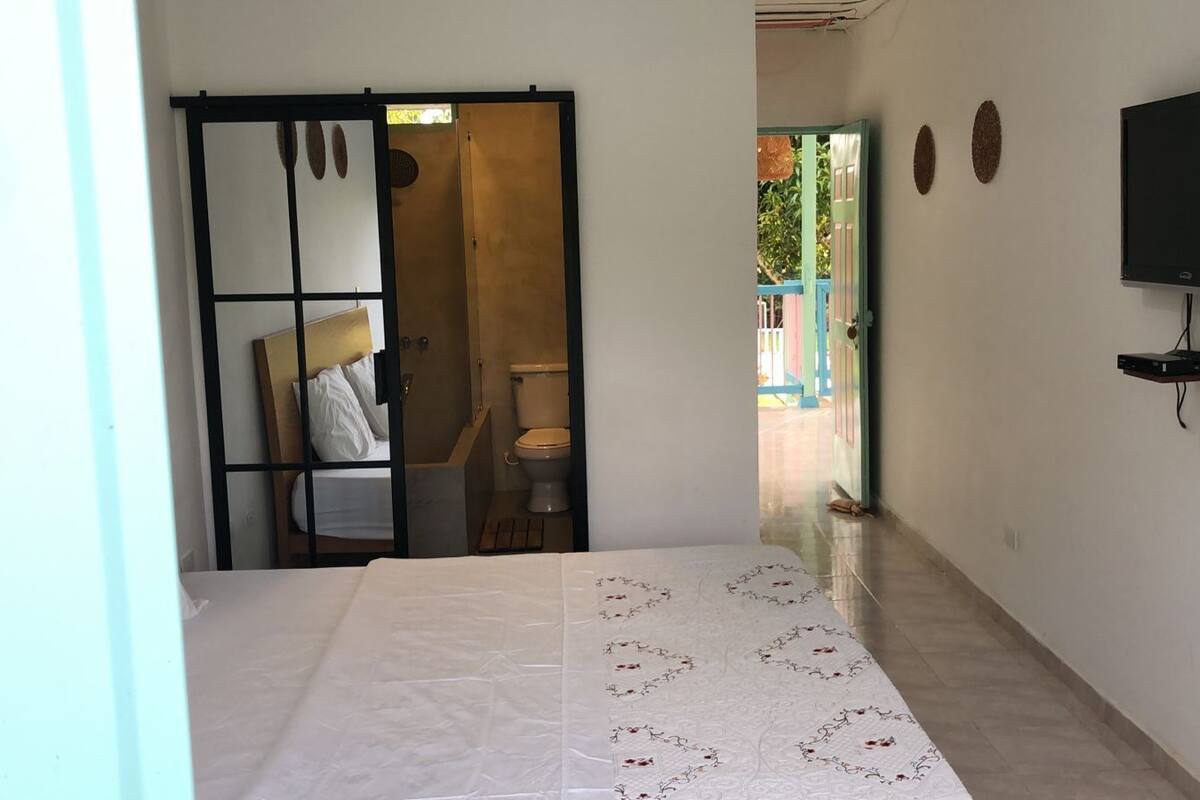 Habitación Deluxe | 1 habitación, ropa de cama de alta calidad y muebles diferentes