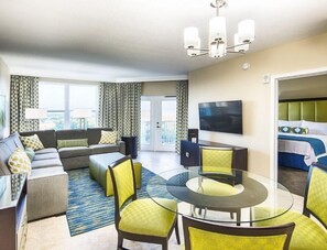 Living area - Vacation Village at Parkway Apartment 2 (Kissimmee)