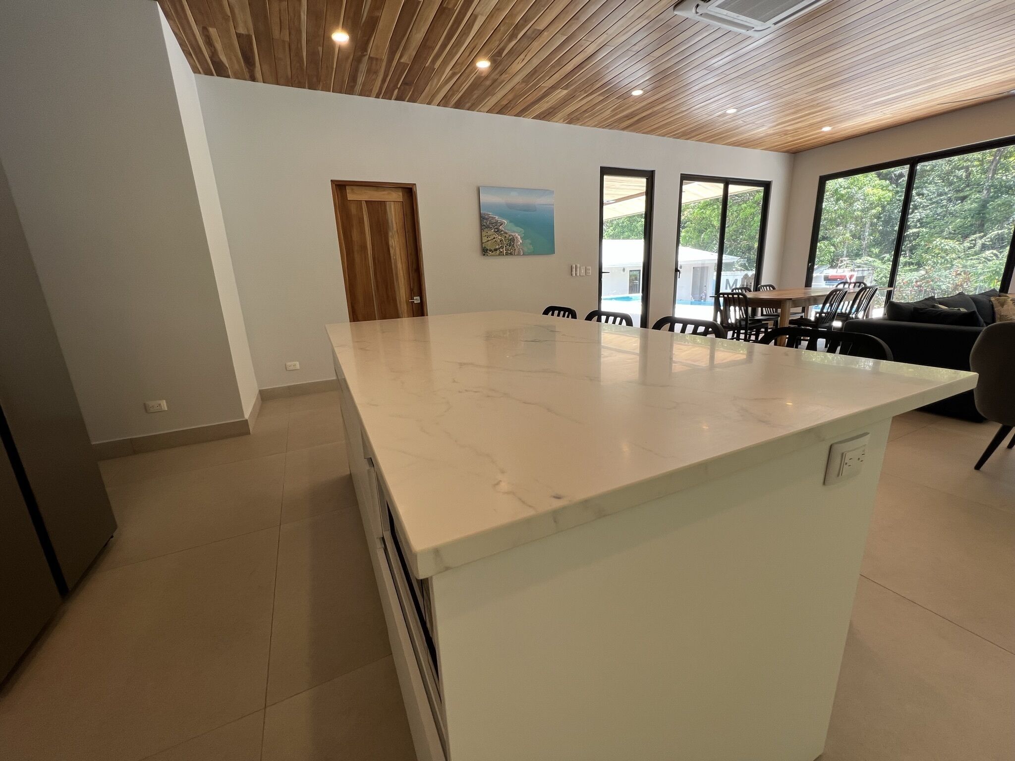 Villa 1: 3 bedrooms | Cuisine privée | Grand réfrigérateur, micro-ondes, four, plaque de cuisson