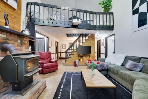 SantiCabin – Modern Pocono Mountains Retreat