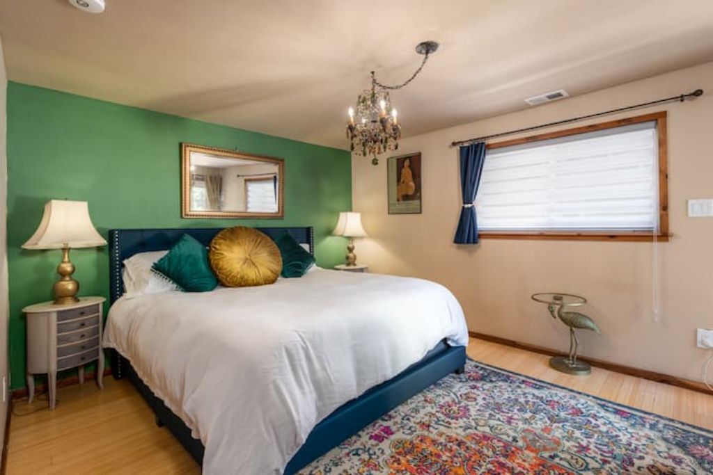 3 bedrooms, iron/ironing board, free WiFi, bed sheets