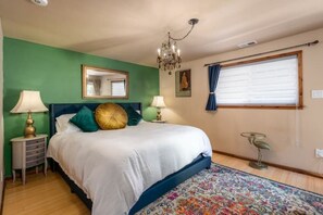 3 bedrooms, iron/ironing board, free WiFi, bed sheets