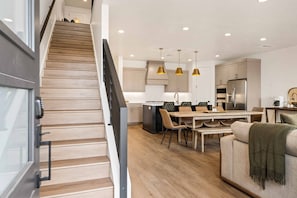 Townhome, 4 Bedrooms | Private kitchen