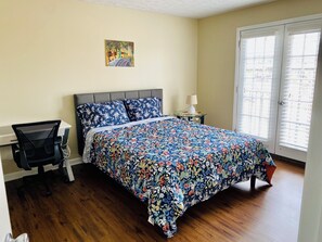 2 soverom, safe på rommet, skrivebord og wi-fi (inkludert)