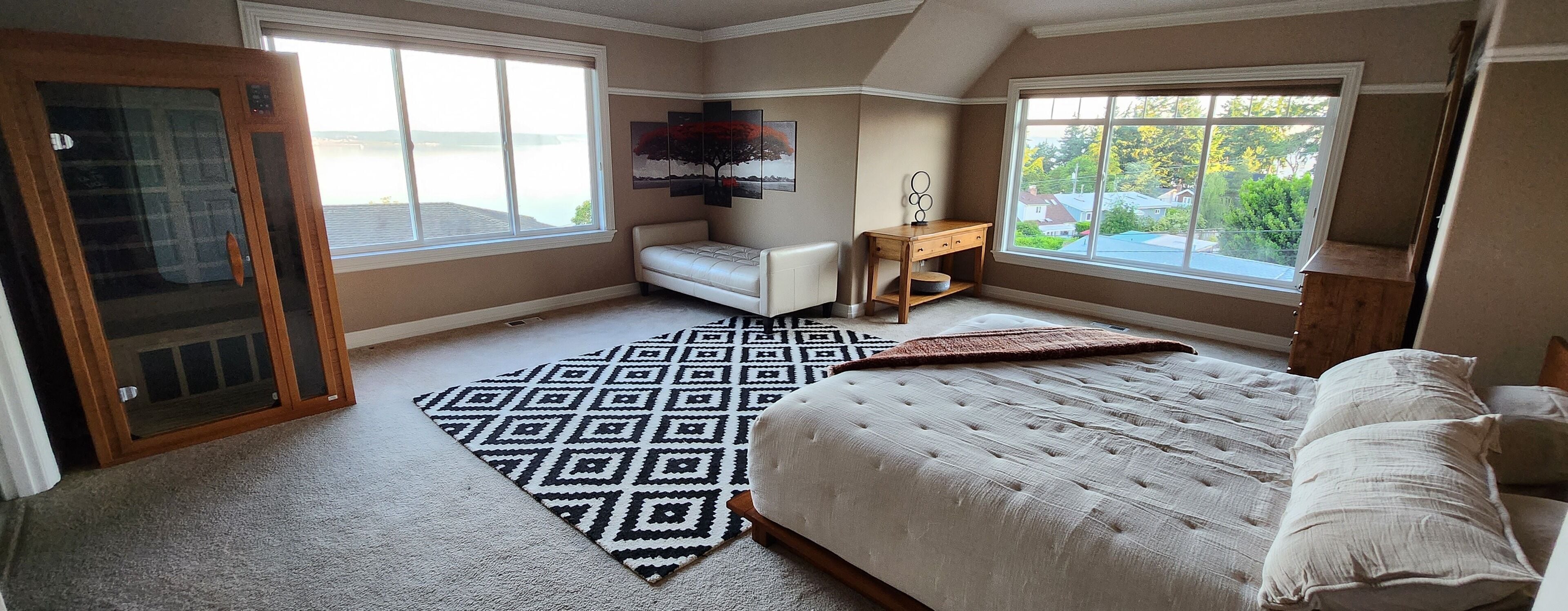 3 makuuhuonetta, työpöytä, ilmainen Wi-Fi, vuodevaatteet