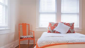 2 bedrooms, desk, iron/ironing board, free WiFi