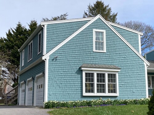 Cozy apartment in a quiet wooded neighborhood, just 2 miles from Nauset Beach.