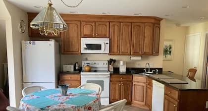 Cozy apartment in a quiet wooded neighborhood, just 2 miles from Nauset Beach.