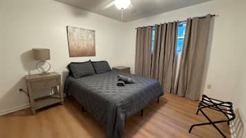 1 quarto, escrivaninha, Wi-Fi de cortesia, roupa de cama