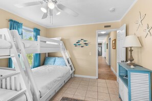 5 chambres, fer et planche à repasser, lit parapluie, Wi-Fi gratuit