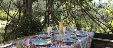 Outdoor dining