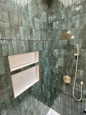 Shower, hair dryer, towels, soap - RARE FIND - Casa Catalina - Luxury Desert Oasis (Tucson)
