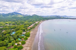 Beach - Amazing house, airy and spacious with large pool in Playa Potrero (Potrero)