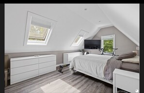 4 bedrooms, free WiFi, bed sheets