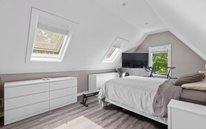 4 bedrooms, free WiFi, bed sheets