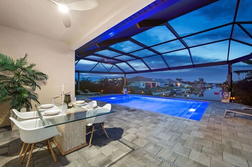 🌴🥥🍹Entire Luxury Duplex With Gulf Access Canal View Saltwater Pool🌴🥥🍹