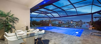 🌴🥥🍹Entire Luxury Duplex With Gulf Access Canal View Saltwater Pool🌴🥥🍹