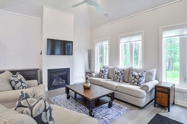 Fireplace - Granite Cottage (#17) (Muskoka Lakes)