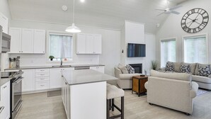 Living area - The Segwun Cottage (#21) (Muskoka Lakes)