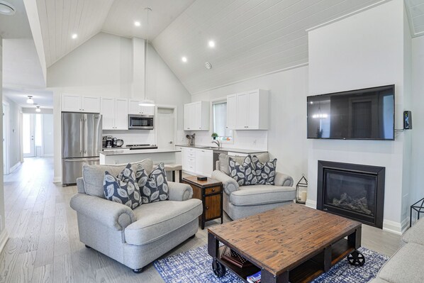 Segwun Family Room-Kitchen - The Segwun Cottage (#21) (Muskoka Lakes)