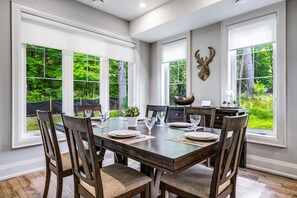 Dining - Bonnieview Cottage (#37) (Muskoka Lakes)