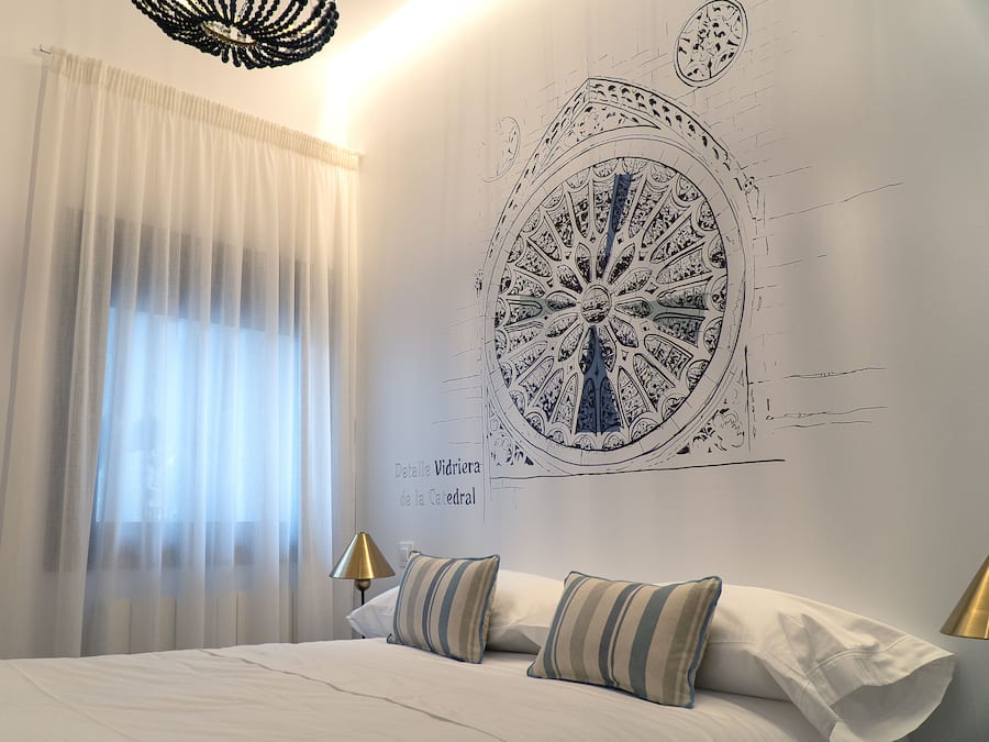 Deluxe Apartment | 2 bedrooms, iron/ironing board, free WiFi