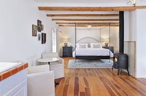 7 bedrooms, iron/ironing board, travel cot, WiFi