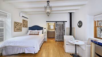 1 bedroom, iron/ironing board, travel cot, WiFi