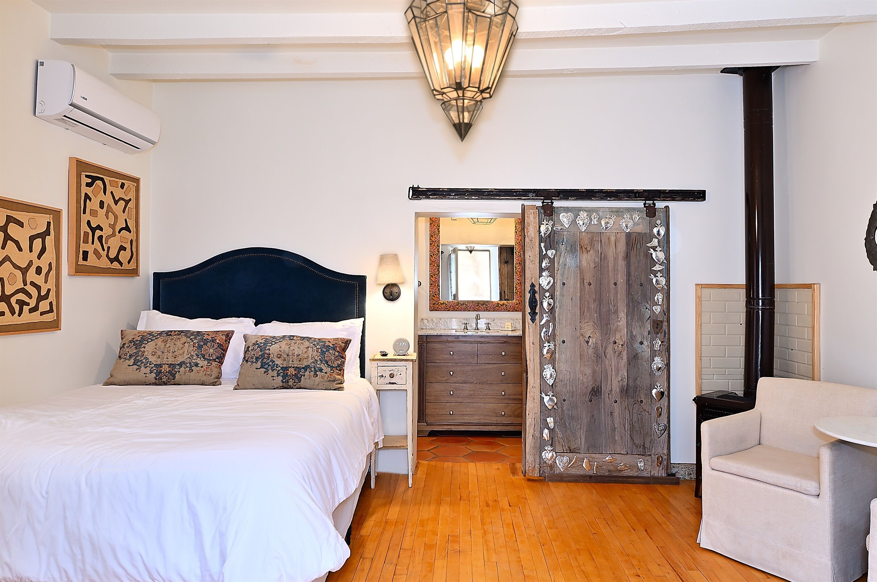 1 bedroom, iron/ironing board, travel crib, WiFi