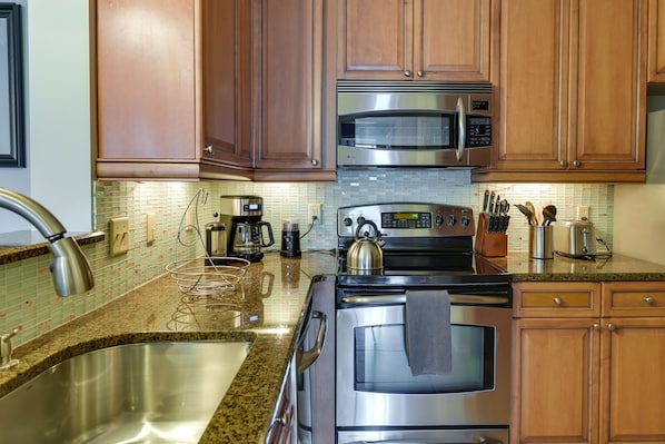 Refrigerador, microondas, parrilla de estufa y lavavajillas