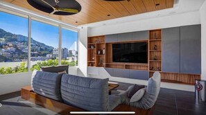 Smart TV, computer monitors - Casa León in Zona Romántica, 1BR 2Ba (Puerto Vallarta)