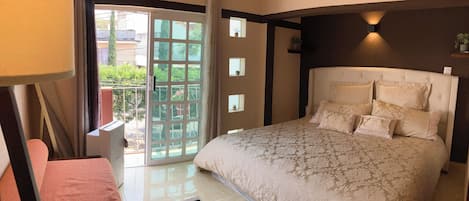 1 chambre, bureau, fer et planche à repasser, Wi-Fi gratuit