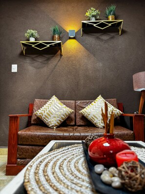 Smart TV, books - *LOVELY APARTMENT- BEST FOR SOLOS OR COUPLE TRAVELERS* (Cuernavaca)