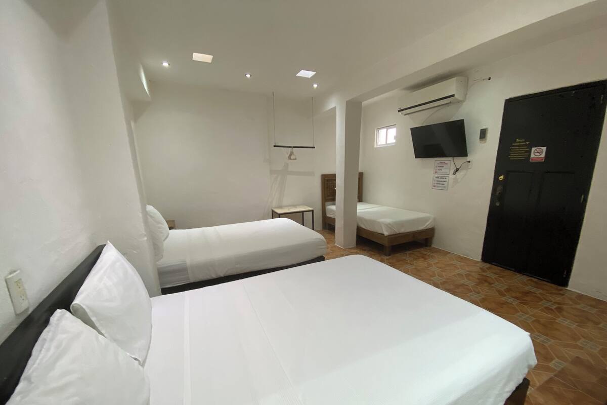 Family Room | Blackout drapes, WiFi (free), bed sheets